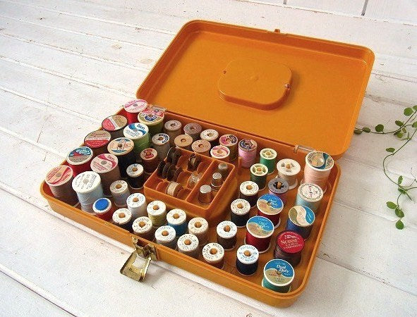 【WILSON】山吹色・ヴィンテージ・糸巻き収納ケース/スプールホルダー USA