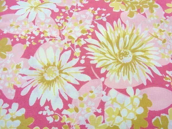 ピンク色の花柄・ヴィンテージ・ユーズドシーツ(フラットタイプ) USA