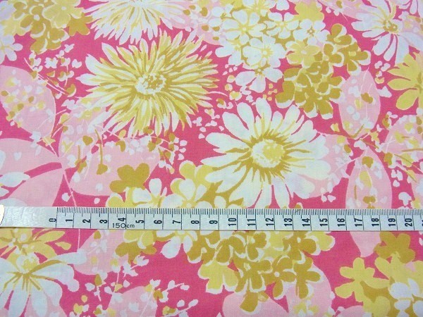 ピンク色の花柄・ヴィンテージ・ユーズドシーツ(フラットタイプ) USA