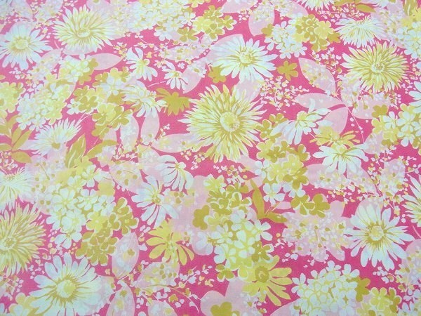 ピンク色の花柄・ヴィンテージ・ユーズドシーツ(フラットタイプ) USA