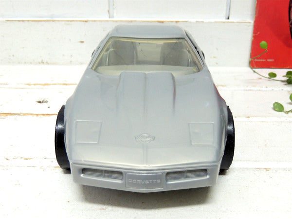 【V8・シボレー・コルベット】USA・アメ車・ビンテージ・ミニカー・チェッカーフラッグ