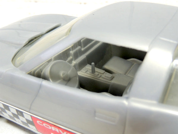 【V8・シボレー・コルベット】USA・アメ車・ビンテージ・ミニカー・チェッカーフラッグ