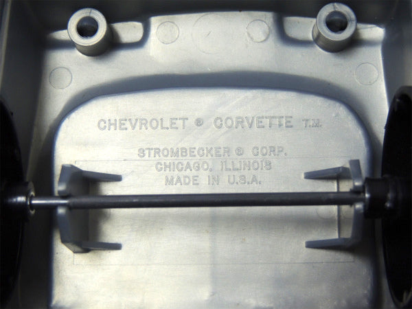 【V8・シボレー・コルベット】USA・アメ車・ビンテージ・ミニカー・チェッカーフラッグ