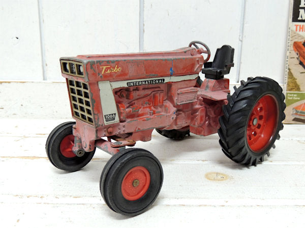 【ERTL・アイオワ・1066】1945s~レッド×トラクター・ヴィンテージ・ブリキ自動車・ミニカー