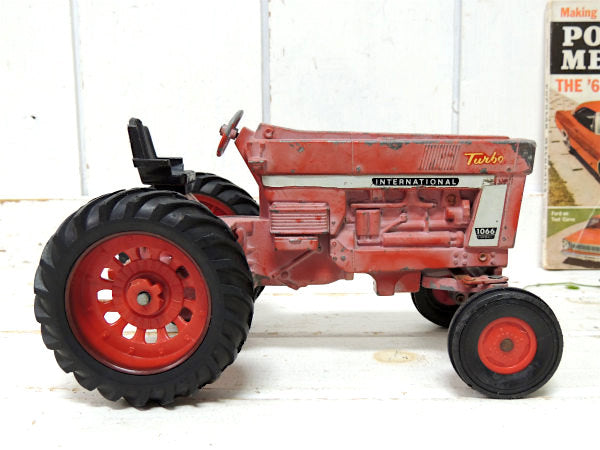 【ERTL・アイオワ・1066】1945s~レッド×トラクター・ヴィンテージ・ブリキ自動車・ミニカー