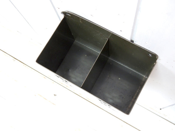 【COLE】カーキ色・透かし模様・仕切り付き・ヴィンテージ・ウォールトレイ/書類ケース USA