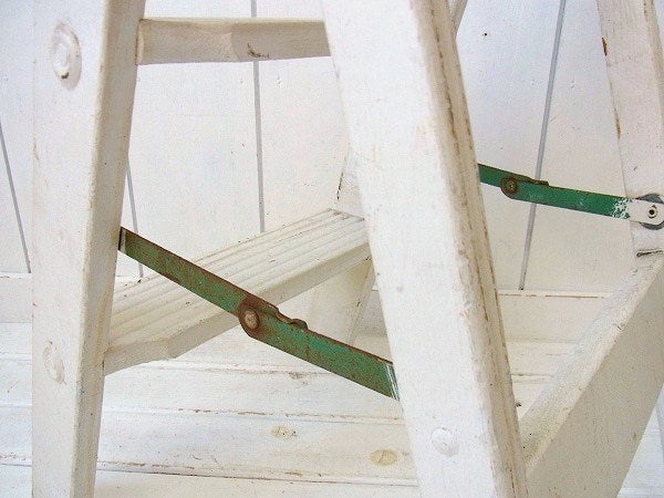 白色のシャビーな木製・アンティーク・ステップラダー/脚立　USA