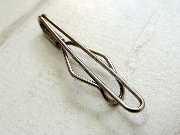 シンプルデザイン・ダブルライン アンティーク&ヴィンテージ・シンプル・タイピン・シルバー色・USA