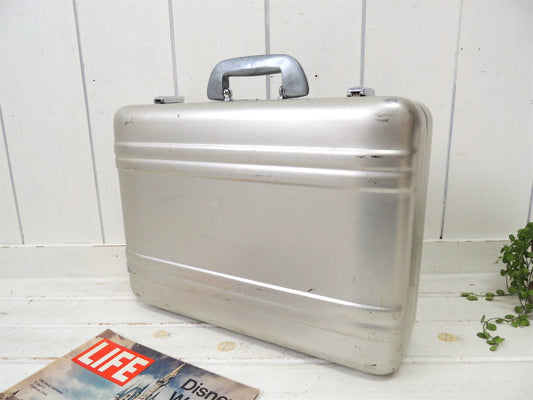 【Halliburton】ハリバートン社・アルミ製・ビンテージ・アタッシュケース/スーツケース