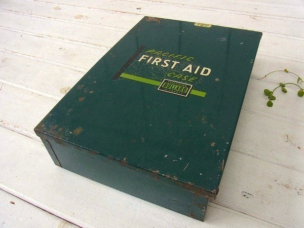 【FIRST AID】ファーストエイド・ヴィンテージ・救急箱/メディスンキャビネット/飾り棚　USA