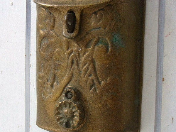 真鍮製・お洒落なデザイン・アンティーク・メールボックス・郵便受け・ポスト