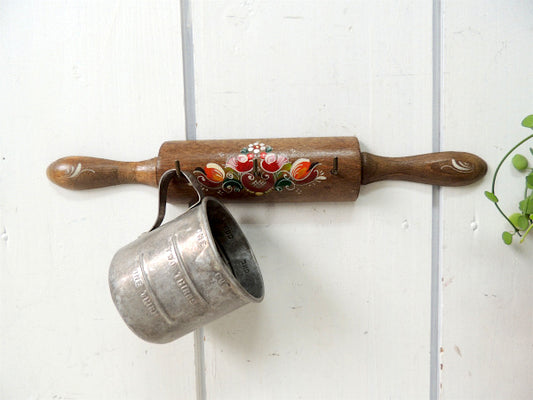 ハンドペイントの花&鳥柄・ローリングピン形・木製・アンティーク・フック/壁掛けフック