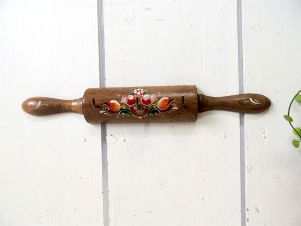 ハンドペイントの花&鳥柄・ローリングピン形・木製・アンティーク・フック/壁掛けフック