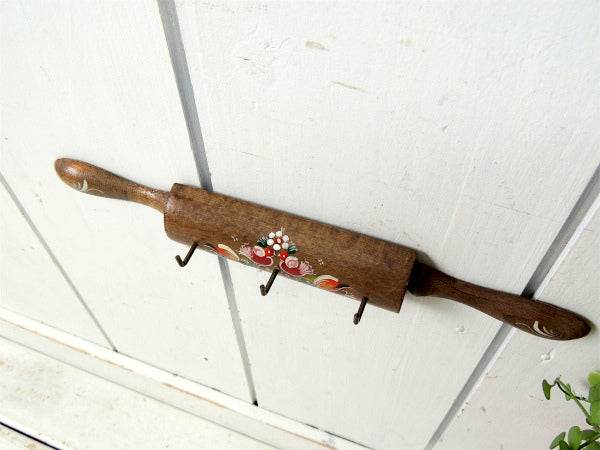 ハンドペイントの花&鳥柄・ローリングピン形・木製・アンティーク・フック/壁掛けフック
