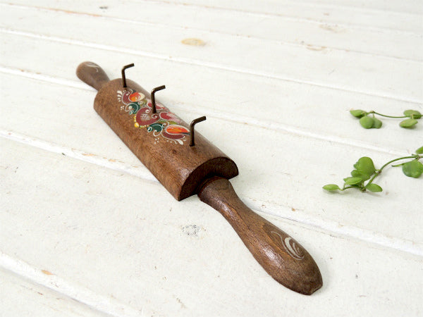 ハンドペイントの花&鳥柄・ローリングピン形・木製・アンティーク・フック/壁掛けフック