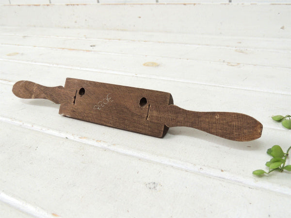 ハンドペイントの花&鳥柄・ローリングピン形・木製・アンティーク・フック/壁掛けフック