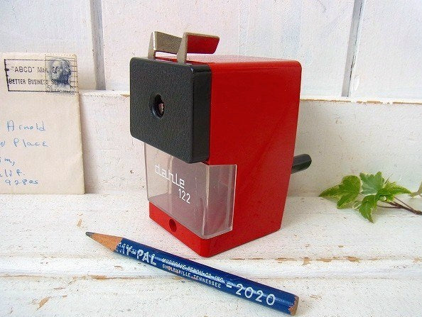 Dahle ドイツ製・赤・アンティーク・ペンシルシャープナー　鉛筆削り　ステーショナリー