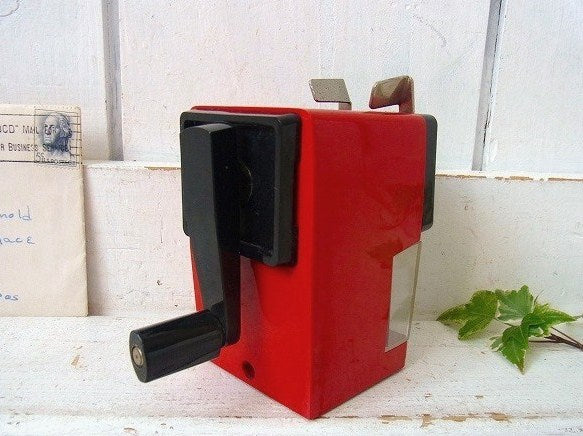 Dahle ドイツ製・赤・アンティーク・ペンシルシャープナー　鉛筆削り　ステーショナリー