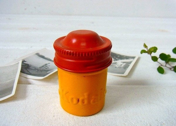 【Kodak】コダック・カメラ用の小さなヴィンテージ・フィルムケース　USA