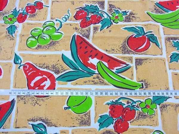 カラフルなフルーツ柄・ヴィンテージ・テーブルクロス/ファブリック/リメイク生地 USA