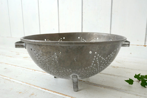 星モチーフ・アルミ製・ハンドル&脚付き・ヴィンテージ・コランダー・水切りボウル・キッチン用品