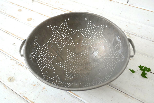 星モチーフ・アルミ製・ハンドル&脚付き・ヴィンテージ・コランダー・水切りボウル・キッチン用品