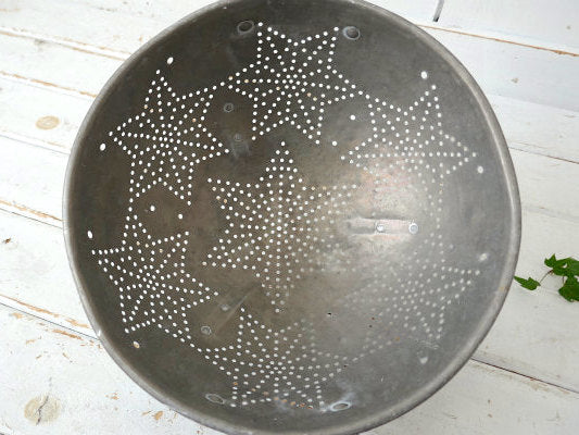 星モチーフ・アルミ製・ハンドル&脚付き・ヴィンテージ・コランダー・水切りボウル・キッチン用品