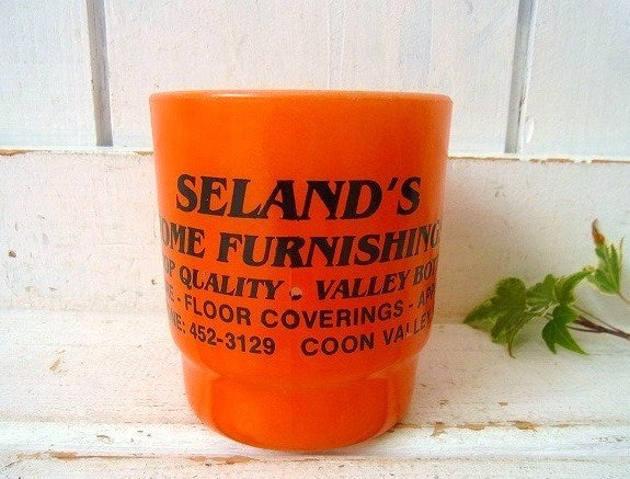 【Fire King】ファイヤーキング・オレンジ色・家具屋さんのアドバタイジング・マグカップ