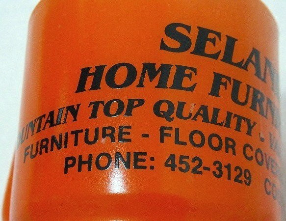 【Fire King】ファイヤーキング・オレンジ色・家具屋さんのアドバタイジング・マグカップ