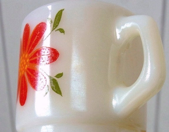 【FireKing】デイブレイカー・赤色の花柄・ヴィンテージ・マグカップ/スタッキングマグ