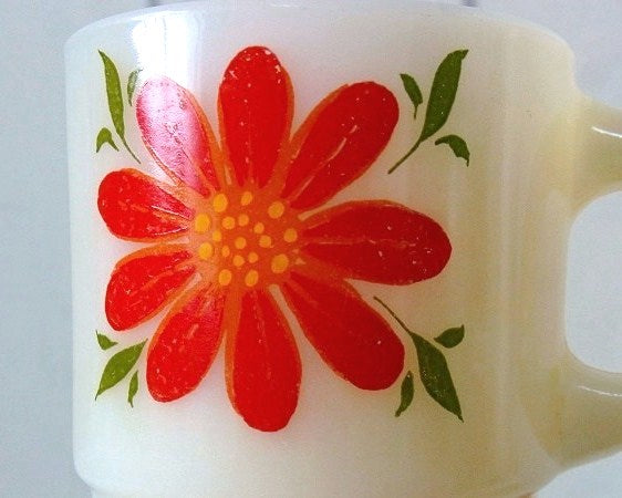 【FireKing】デイブレイカー・赤色の花柄・ヴィンテージ・マグカップ/スタッキングマグ