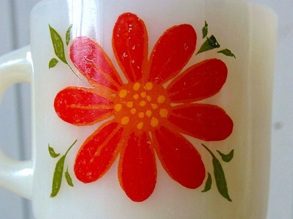 【FireKing】デイブレイカー・赤色の花柄・ヴィンテージ・マグカップ/スタッキングマグ