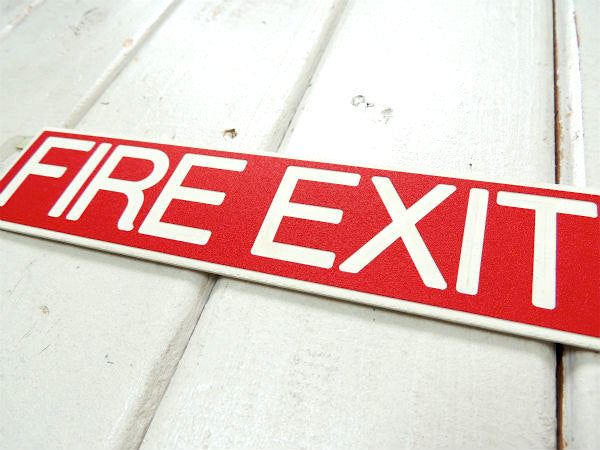 FIRE EXIT 非常口 USA・米国標識・デッドストック・ヴィンテージ・サイン プレート・看板