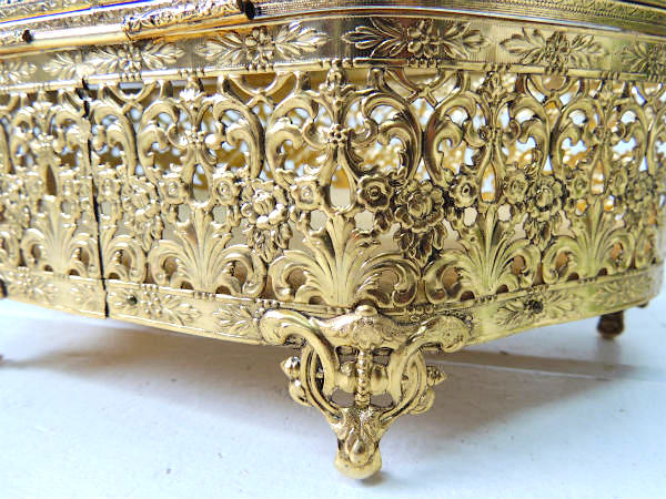 ベベルガラス・24金メッキ・脚付きアンティーク・ジュエリーボックス/宝石箱