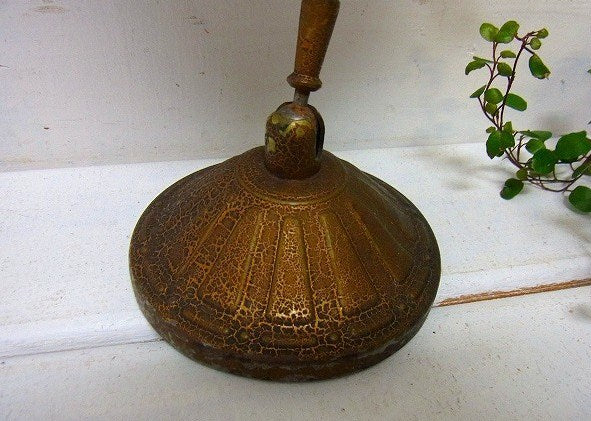 ノスタルジック ゴールドトーン・小さなアンティーク・デスクランプ・照明・テーブルランプ