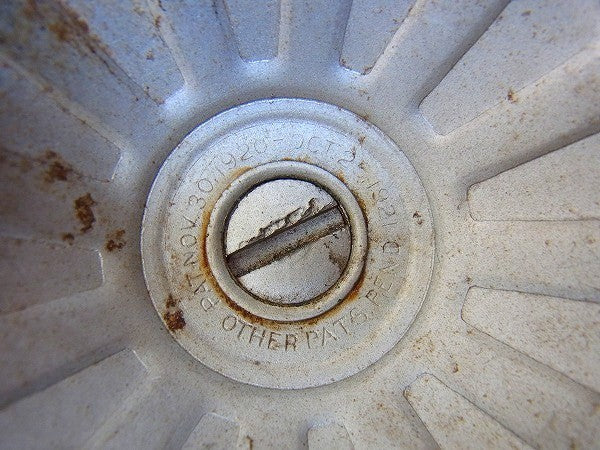 ノスタルジック ゴールドトーン・小さなアンティーク・デスクランプ・照明・テーブルランプ