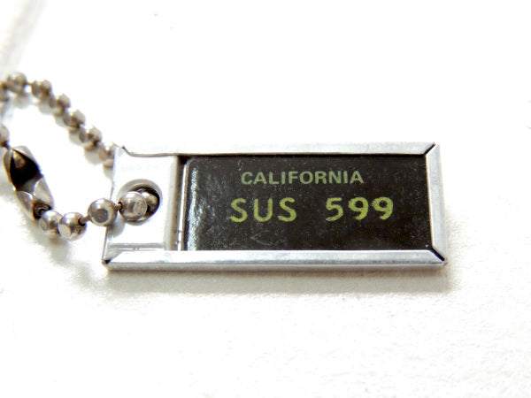 【カリフォルニア・SUS 599】黒ナンバープレート型 ・ヴィンテージ・キーホルダー+Ford鍵