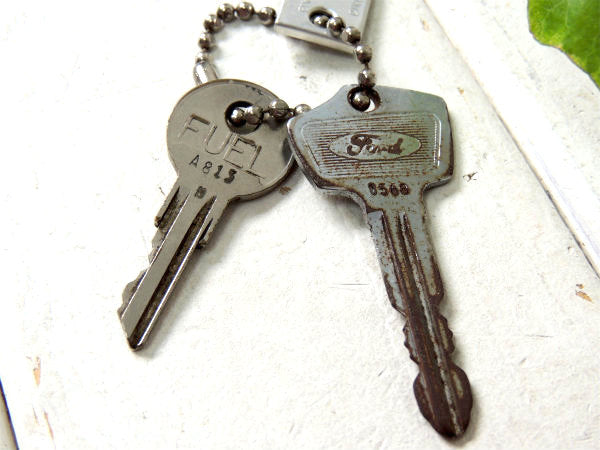 【カリフォルニア・SUS 599】黒ナンバープレート型 ・ヴィンテージ・キーホルダー+Ford鍵