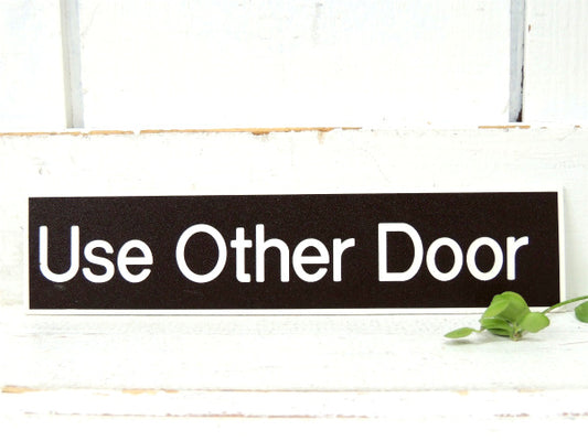 UseOtherDoor 他のドアへ USA・米国標識・デッドストック・ヴィンテージ・サインプレート・看板