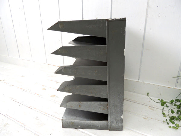 【壁掛け&卓上】工業系・メタル製・ヴィンテージ・6段・書類ラック/デスクトレイ・USA