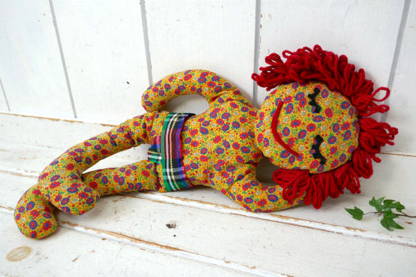 レトロポップ・花柄ファブリック製・ハンドメイド・ヴィンテージ・ピロードール・ぬいぐるみ・オモチャ