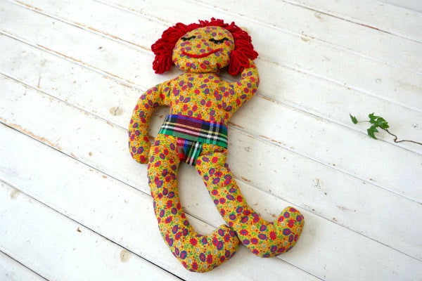 レトロポップ・花柄ファブリック製・ハンドメイド・ヴィンテージ・ピロードール・ぬいぐるみ・オモチャ