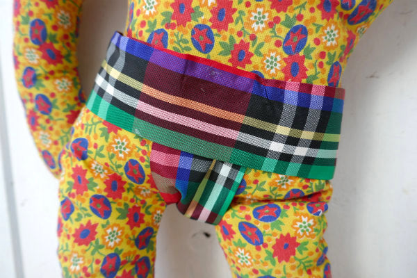 レトロポップ・花柄ファブリック製・ハンドメイド・ヴィンテージ・ピロードール・ぬいぐるみ・オモチャ