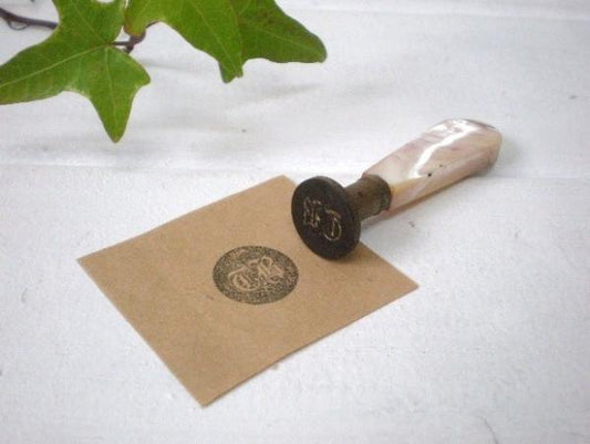 GERMANY ドイツ製 TB イニシャル 貝殻ハンドル アンティーク シーリングスタンプ 封蝋