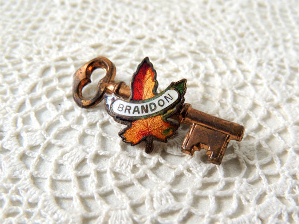 BRANDON 七宝焼き　鍵&メープル　モチーフ　アンティーク ヴィンテージ 　ブローチ　アクセサリー