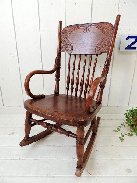 【彫刻模様】子供用のアンティーク・ロッキングチェア/子供イス/アーリーアメリカン/木製椅子