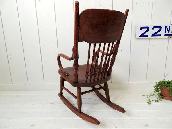 【彫刻模様】子供用のアンティーク・ロッキングチェア/子供イス/アーリーアメリカン/木製椅子