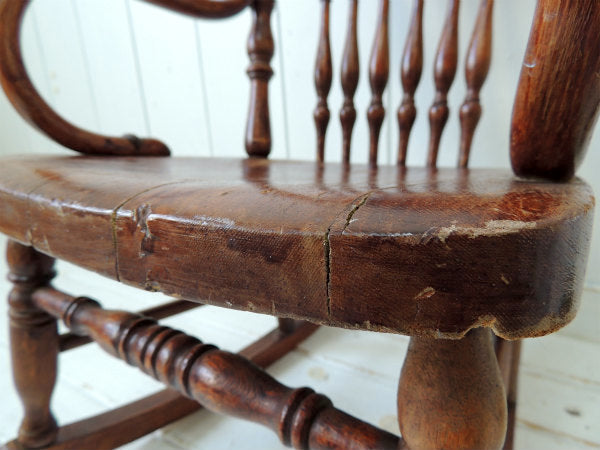 【彫刻模様】子供用のアンティーク・ロッキングチェア/子供イス/アーリーアメリカン/木製椅子