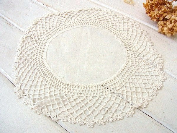 アメリカ製・デッドストック未使用のクロッシェレース・アンティーク・ドイリー/ハンドメイド