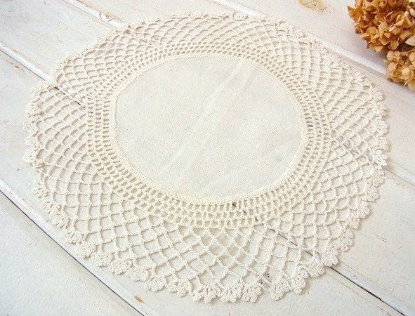 アメリカ製・デッドストック未使用のクロッシェレース・アンティーク・ドイリー/ハンドメイド